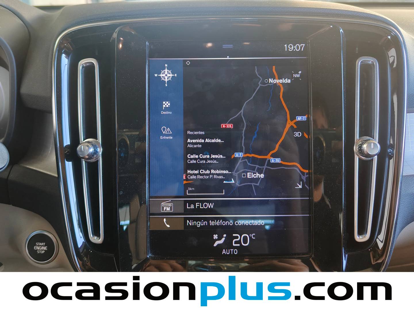 Extras y acabados del Volvo XC40 Volvo XC40 T3 Momentum (156 CV)
