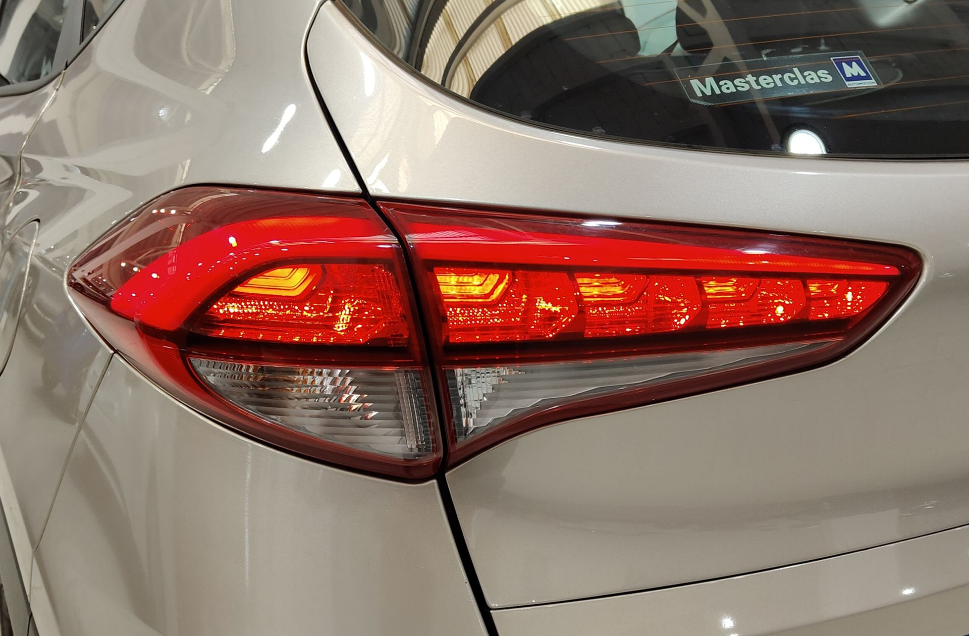 Hyundai Tucson 1.7 CRDi BlueDrive Link Sky 4x2 - foto 16