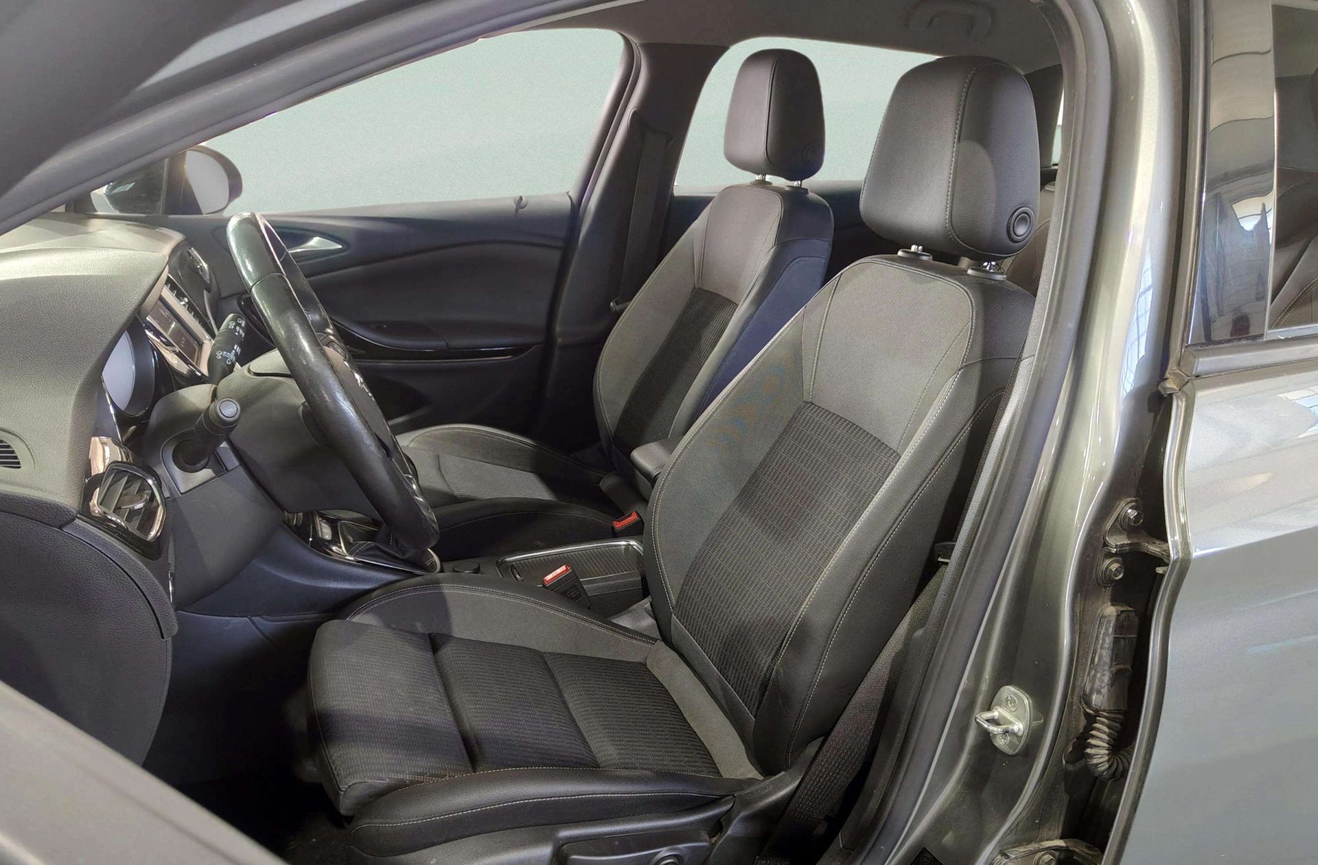 Opel Astra Sports Tourer 1.2 Turbo SHT Business Elegance - foto 12