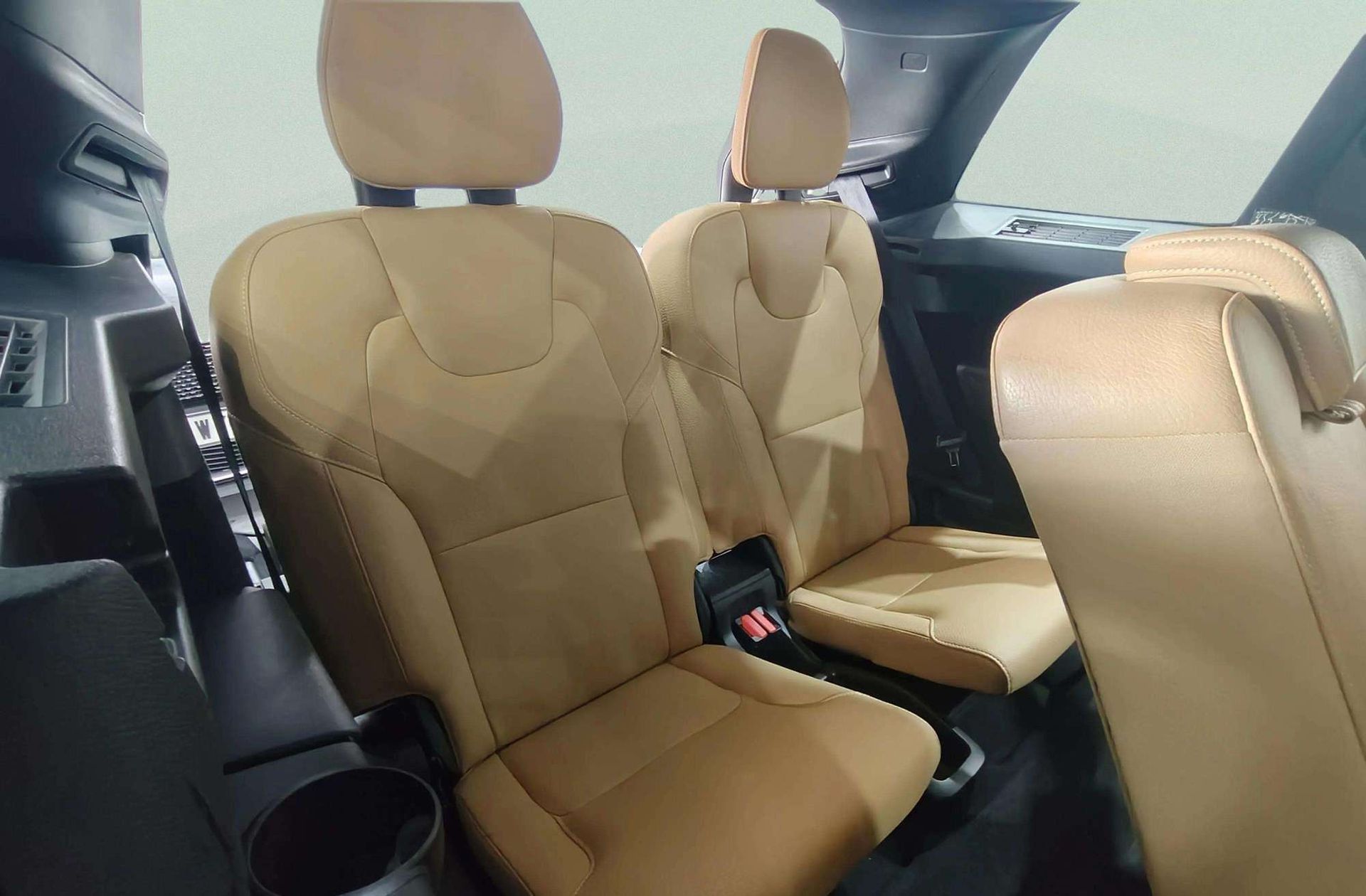 Volvo XC90 D5 Momentum AWD 7 plazas - foto 6