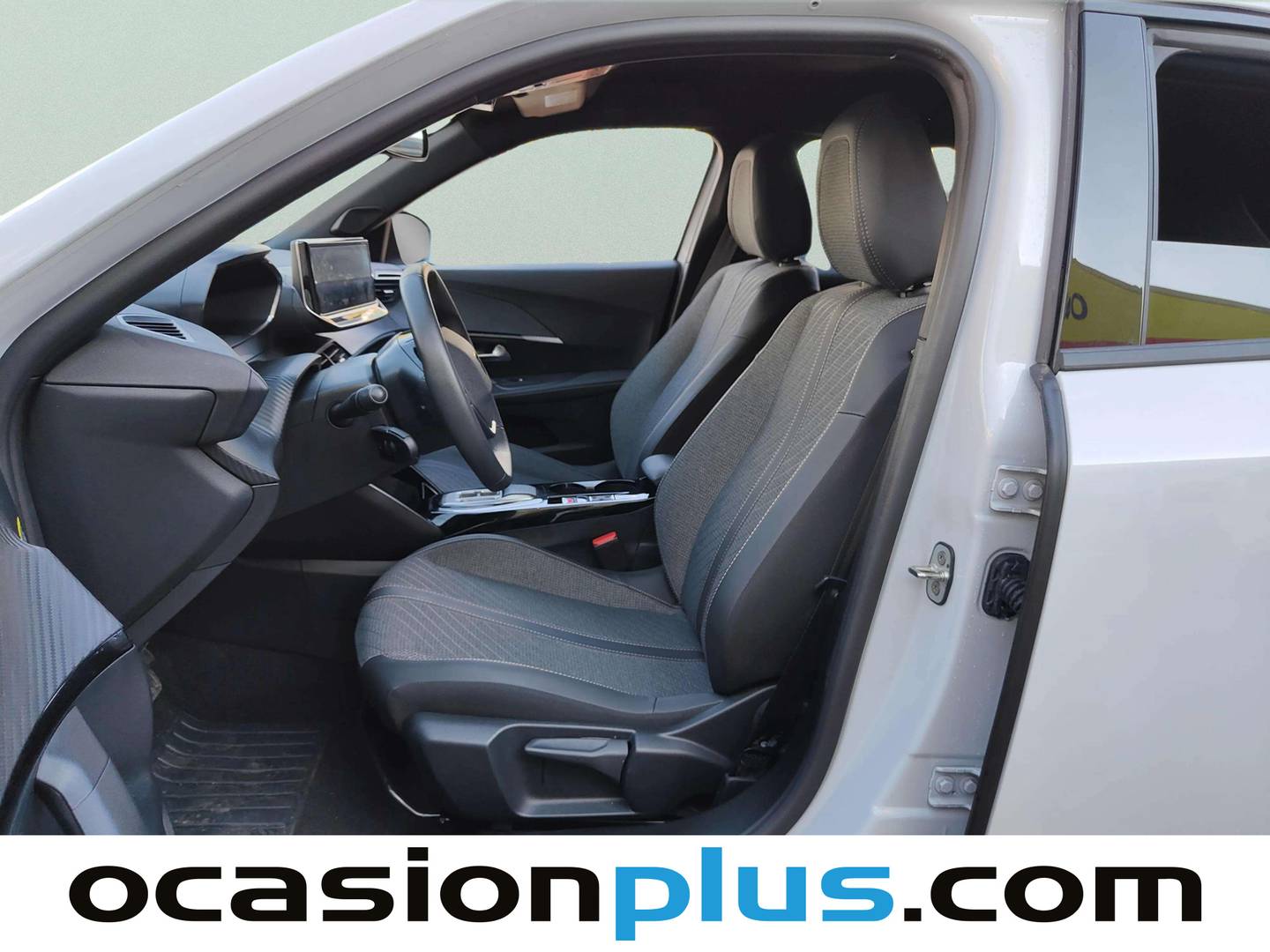 Foto asientos delanteros Peugeot 2008 Peugeot 2008 Allure Hybrid eDCS6 (145 CV)