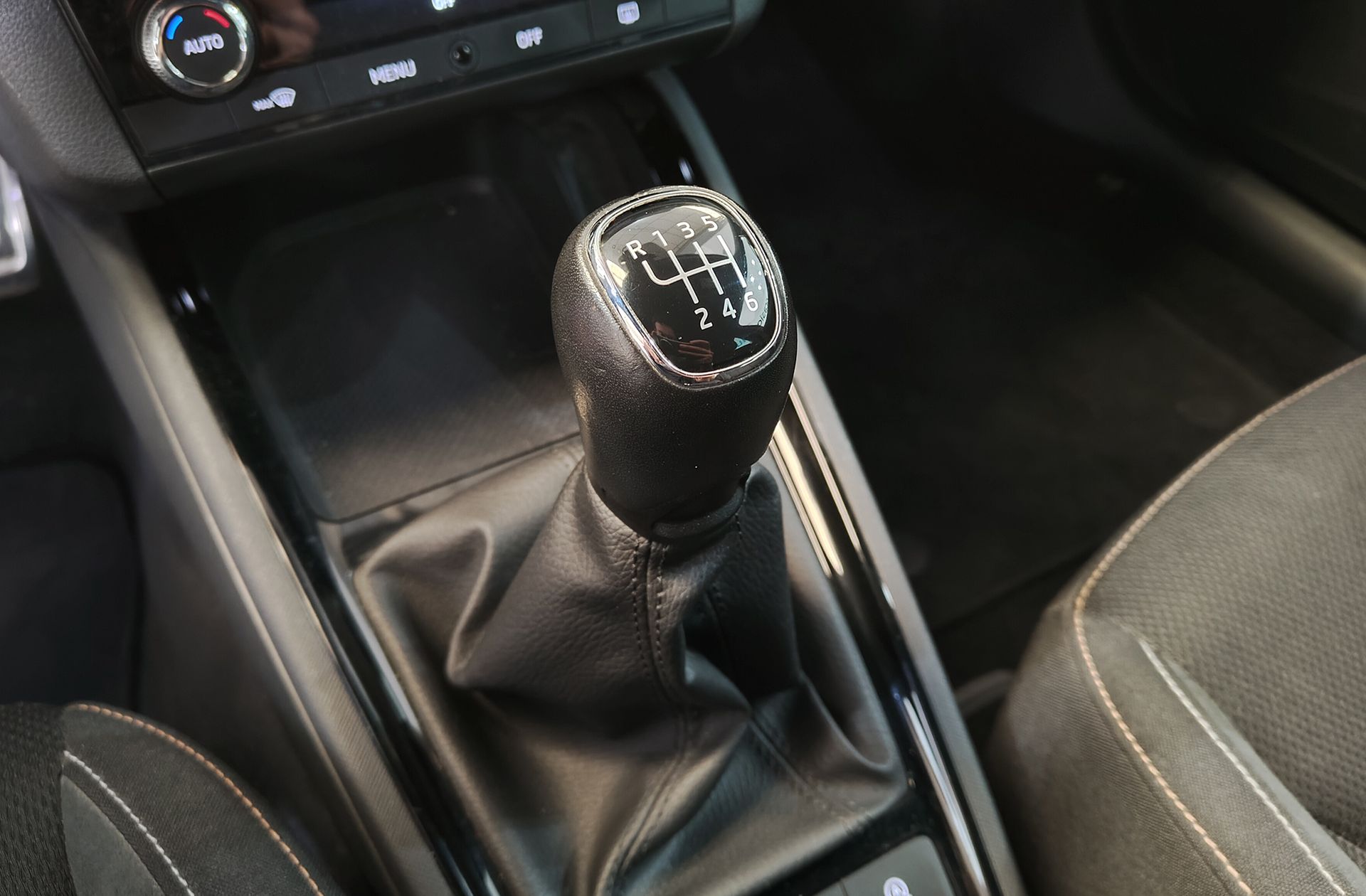 Škoda Kamiq 1.0 TSI Scout - foto 6
