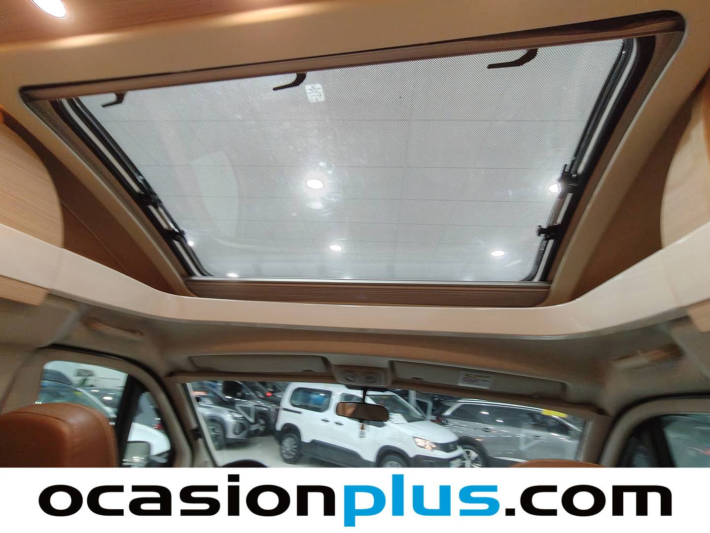 Foto Burstner BT5902 Burstner BT5902 BT5902 Travel Van T-590 (150 CV) 4 Plazas