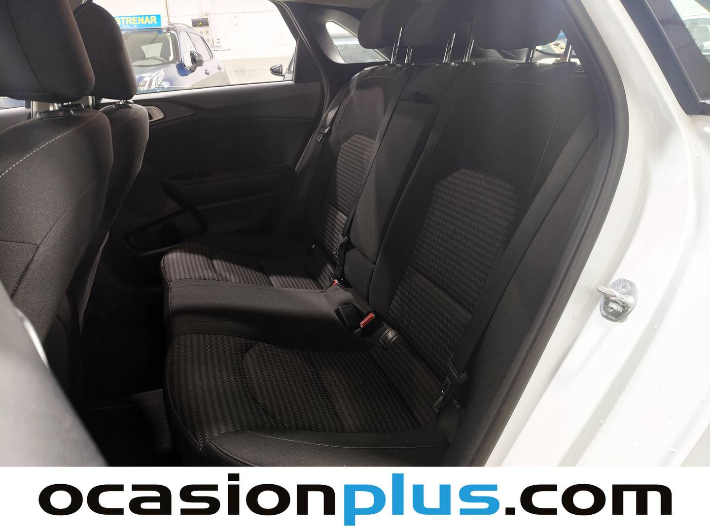 Foto asientos traseros KIA Ceed KIA Ceed 1.6 MHEV iMT Drive (136 CV)