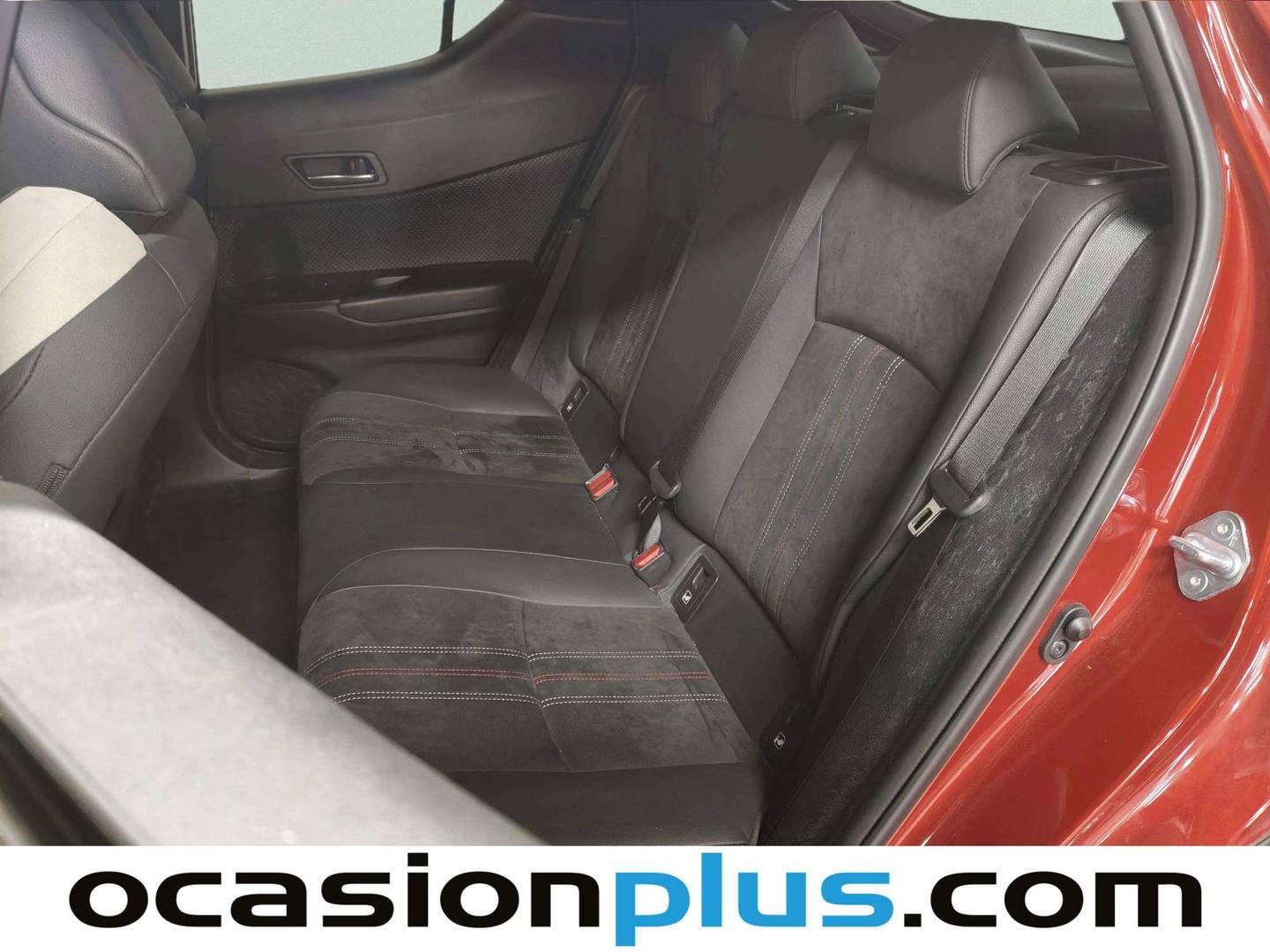Foto asientos traseros Toyota C-HR Toyota C-HR 180H GR Sport (184 CV)