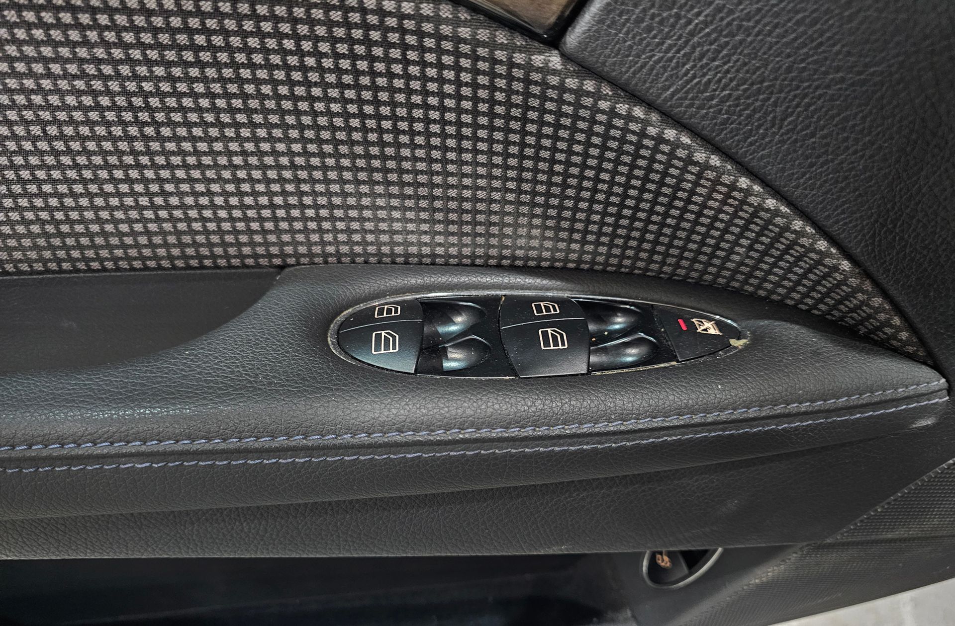 Mercedes-Benz Clase E E220 CDI Elegance - foto 27
