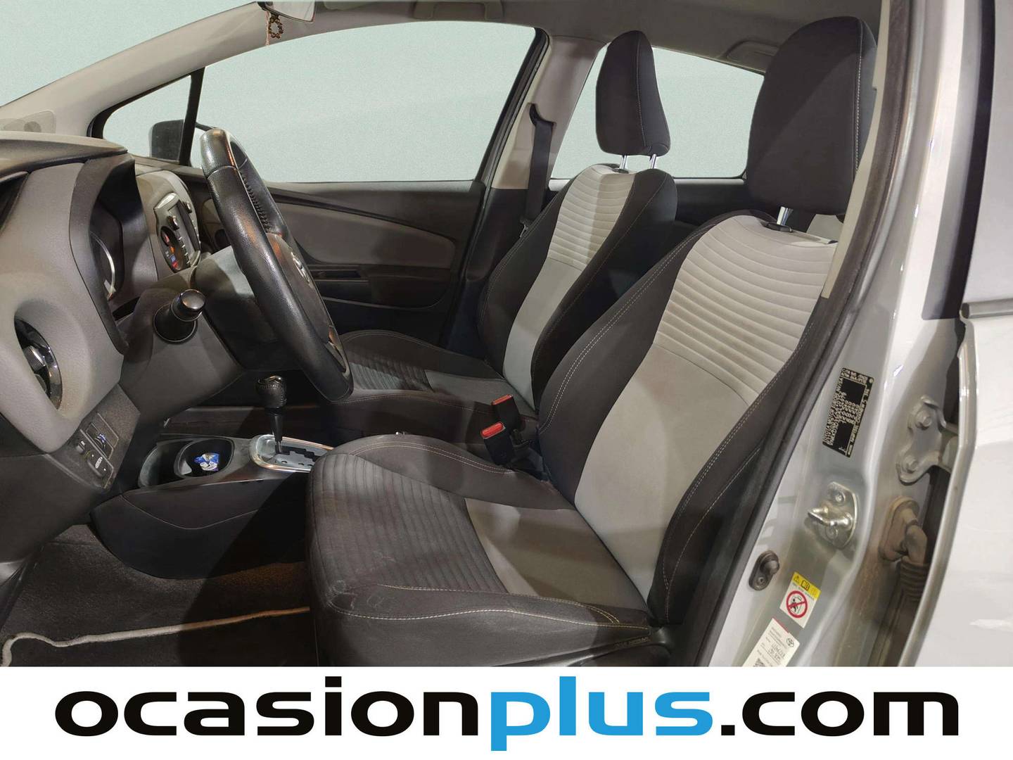 Foto asientos traseros Toyota Yaris Toyota Yaris 1.5 Hybrid Active (100 CV)
