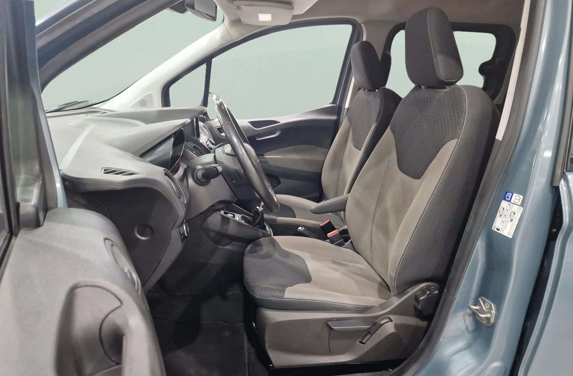 Ford Tourneo Courier 1.0 EcoBoost Titanium - foto 10