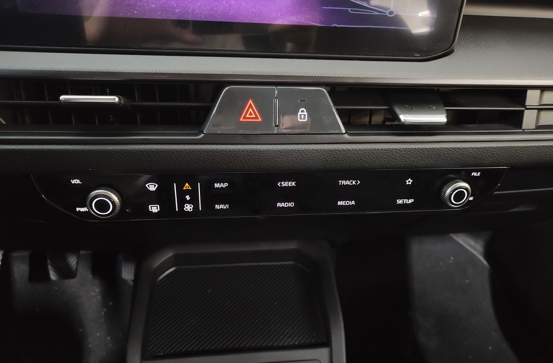Kia Stonic 1.0 T-GDi MHEV Concept - foto 28