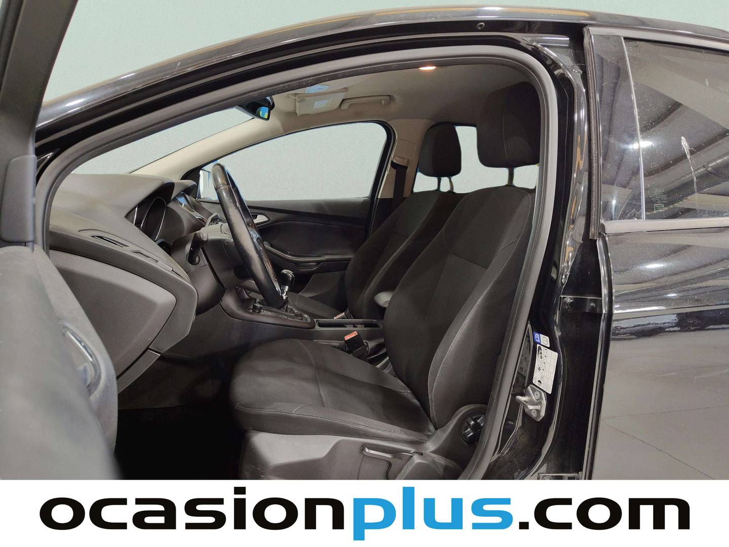 Foto asientos delanteros Ford Focus Ford Focus 1.6 TDCI Trend+ (115 CV)