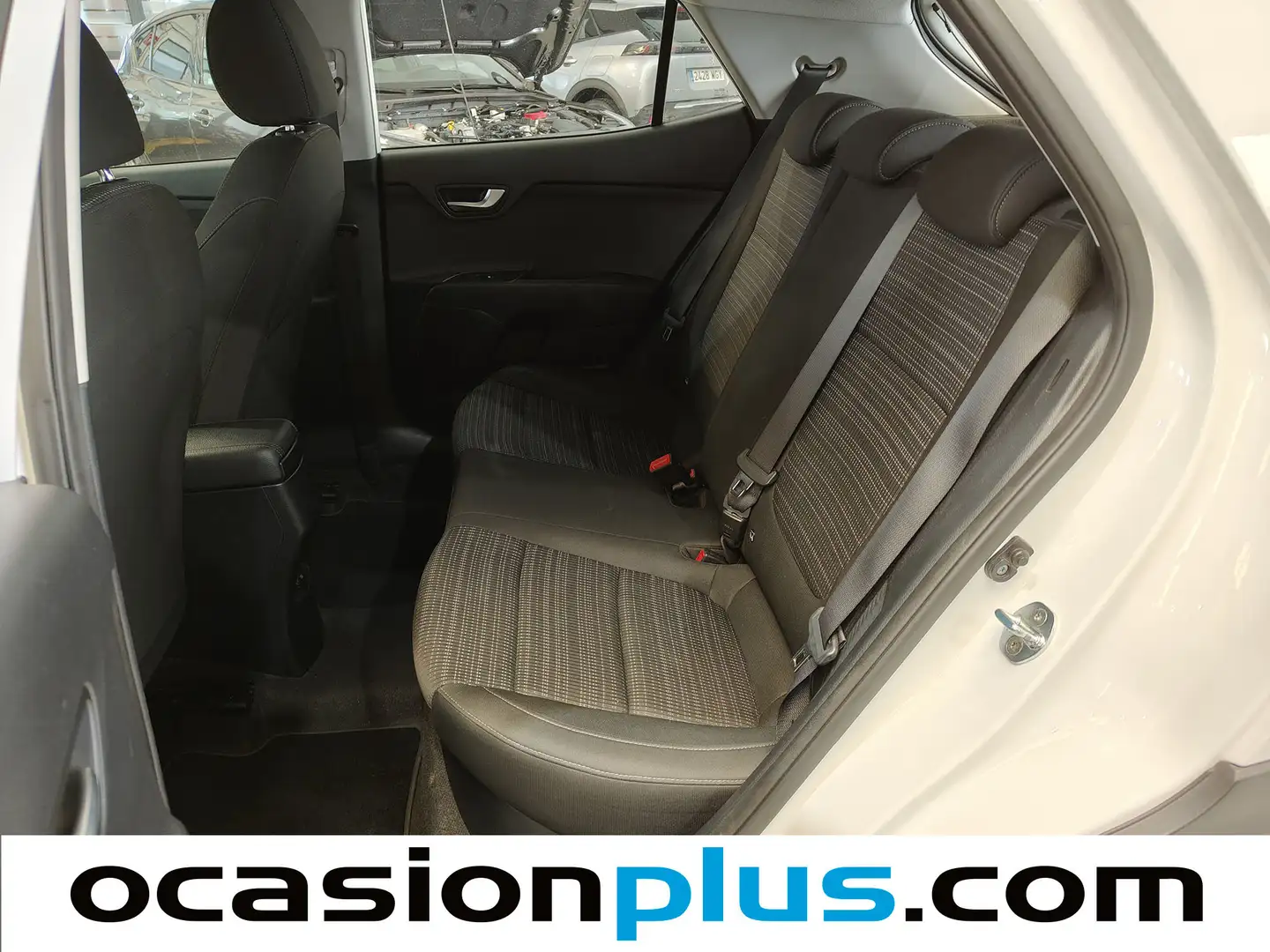 Foto KIA Stonic Kia Stonic 1.0 T-GDi MHEV Drive DCT (120 CV)