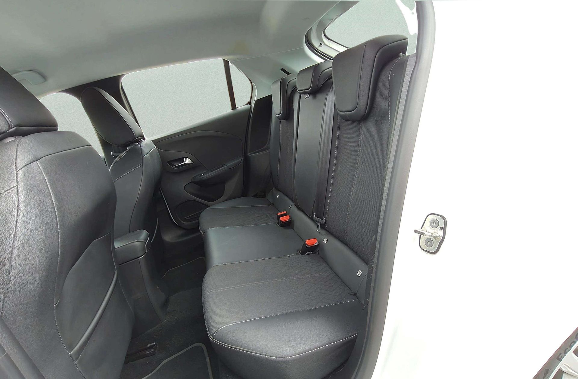 Opel Corsa 1.2 Turbo XHL Elegance - foto 12