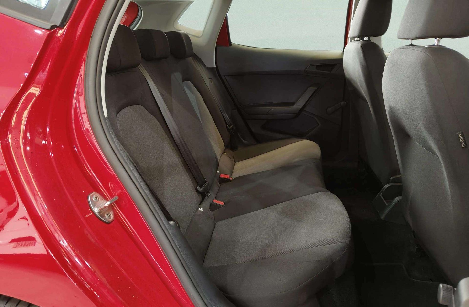 SEAT Ibiza 1.0 MPI Reference - foto 17