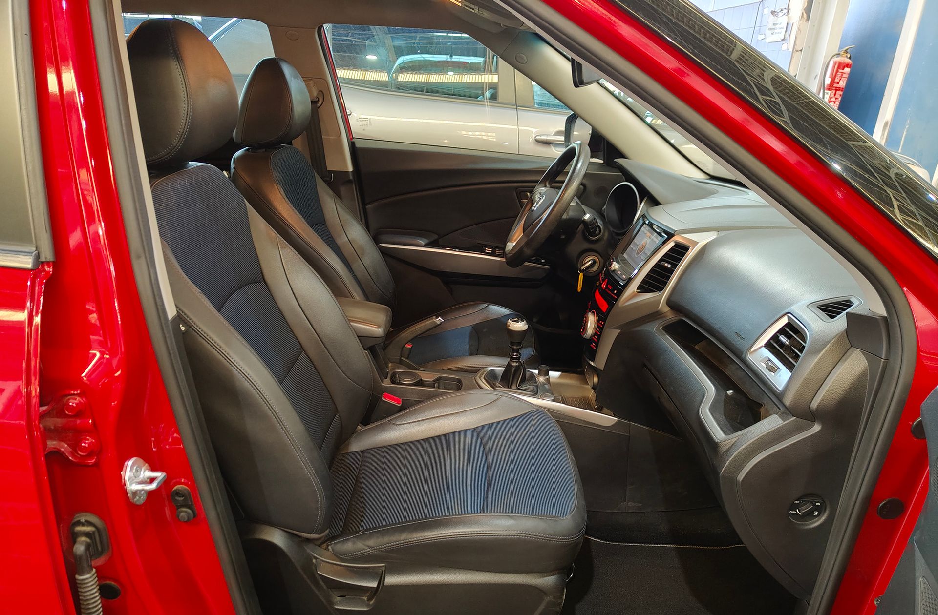 SsangYong Tivoli D16T Premium 4x4 - foto 17