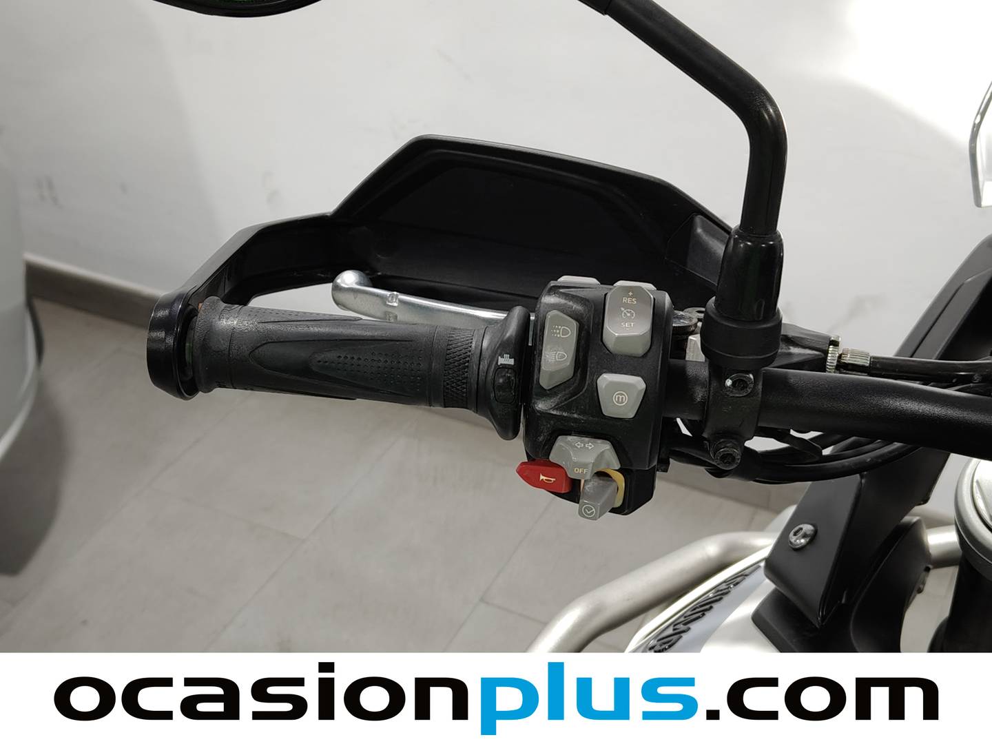 Foto Triumph Tiger 900 GT PRO Triumph Tiger 900 GT PRO (95 CV)