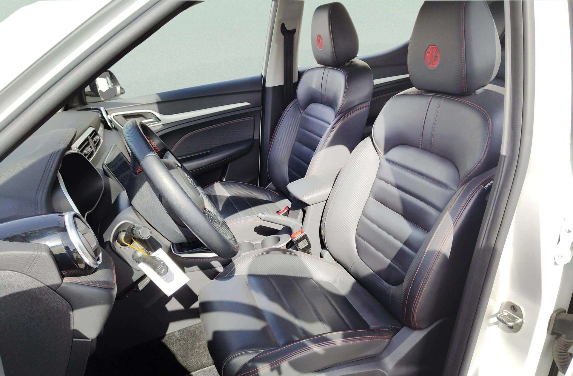 MG ZS 1.5 Luxury - foto 11