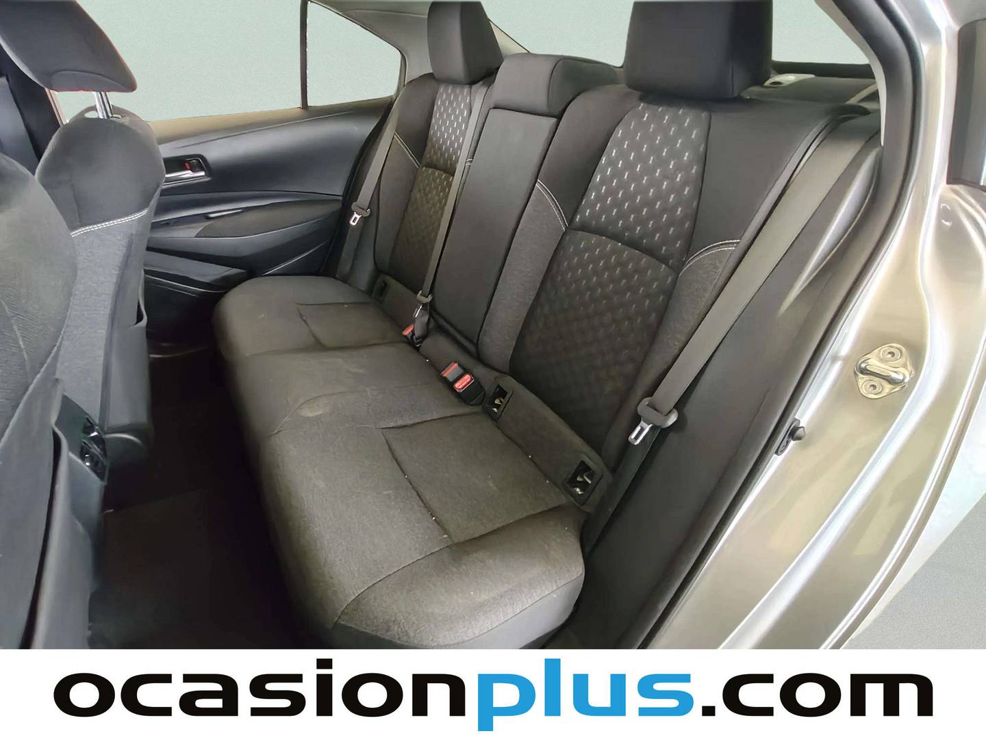 Foto asientos traseros Toyota Corolla Toyota Corolla 140H Style (140 CV)