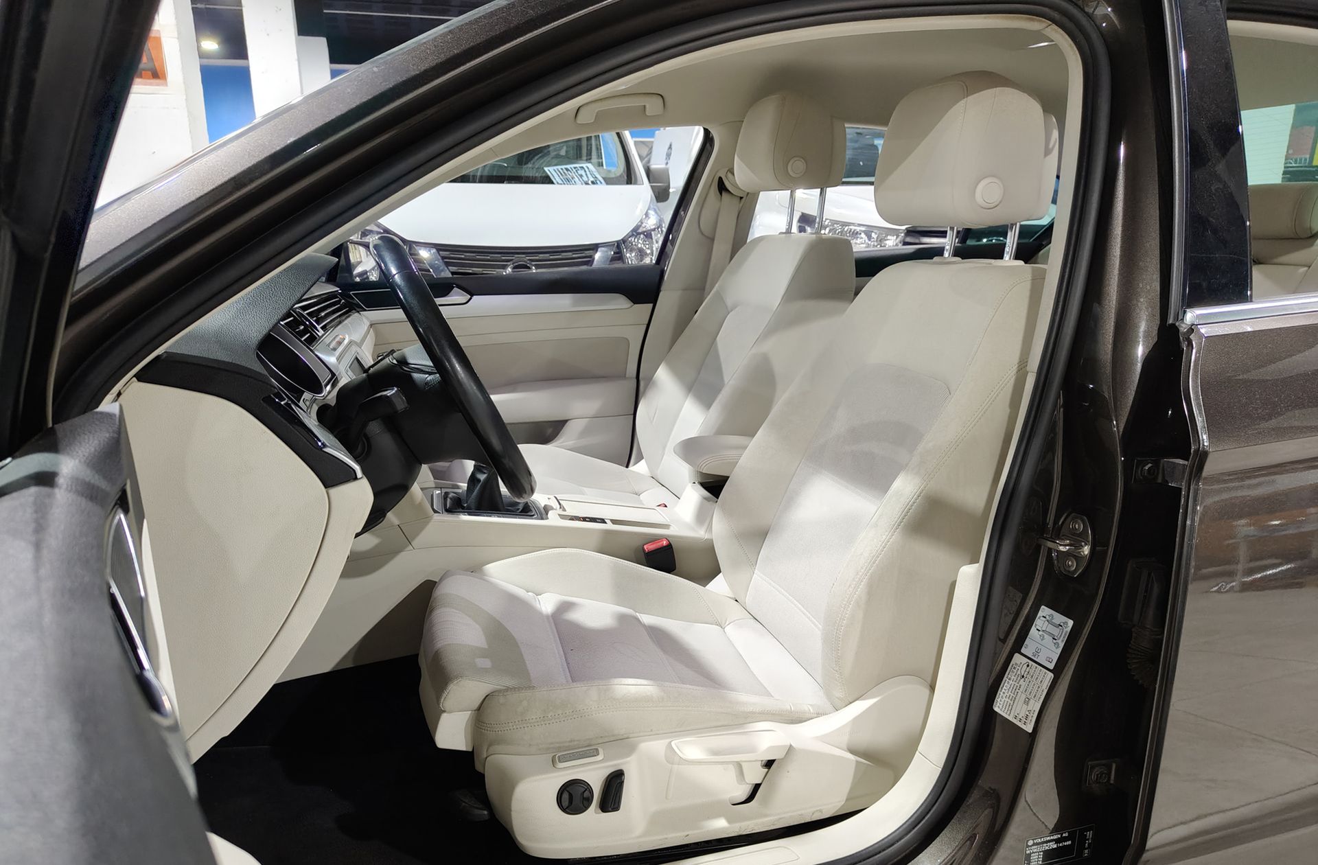 Volkswagen Passat 2.0 TDI BMT - foto 10