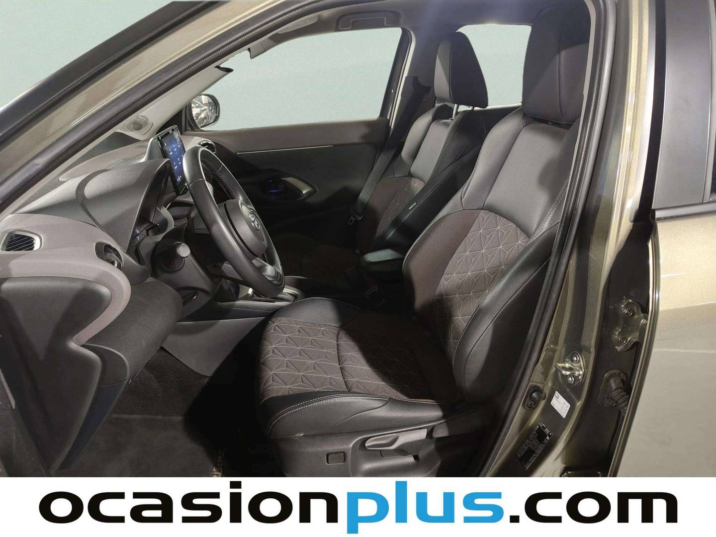 Foto asientos delanteros Toyota Yaris Cross Toyota Yaris Cross 120H Style (116 CV)