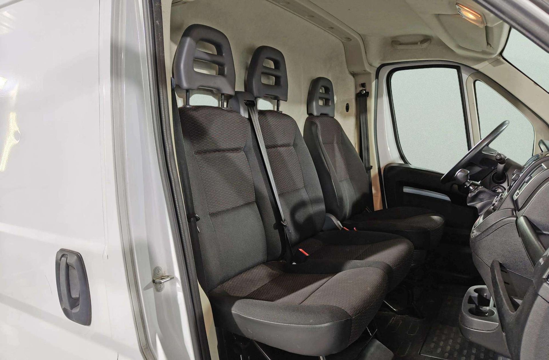 Citroën Jumper Furgon BlueHDi 120 35 L3H2 - foto 10