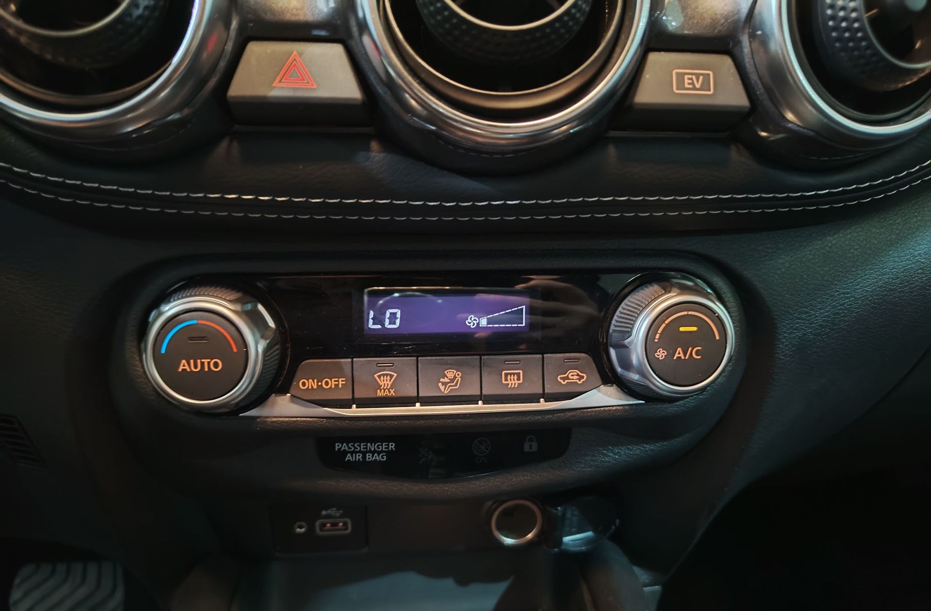 Nissan Juke 1.6 Hybrid N-Connecta - foto 27