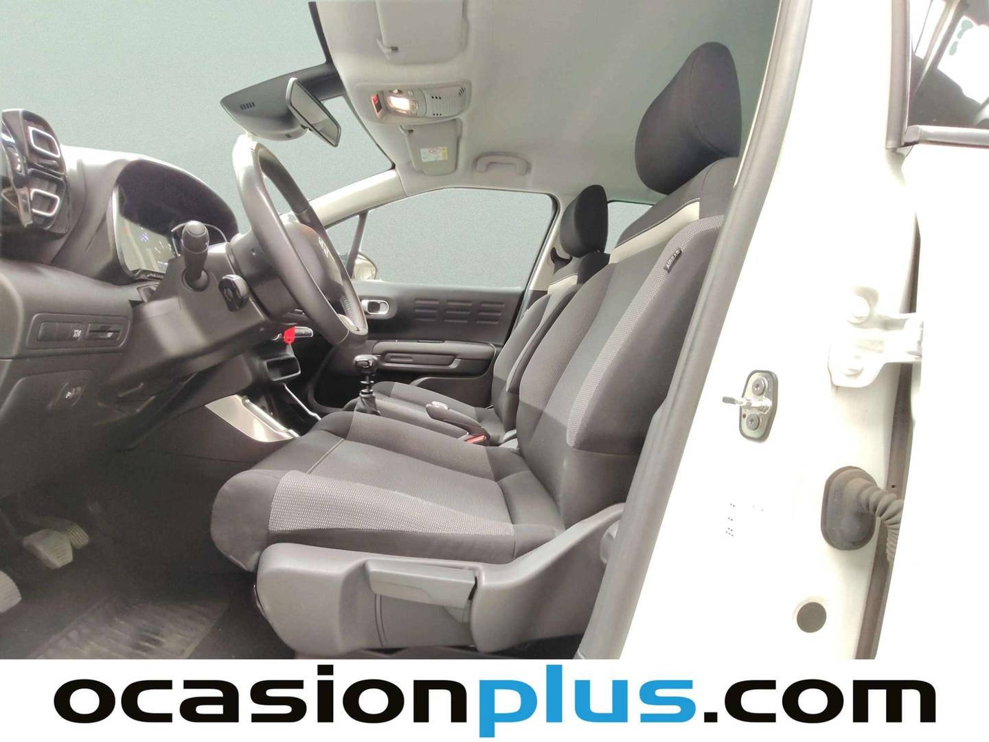 Foto asientos delanteros Citroën C3 Aircross Citroën C3 Aircross PureTech 110 S&S Plus (110 CV)