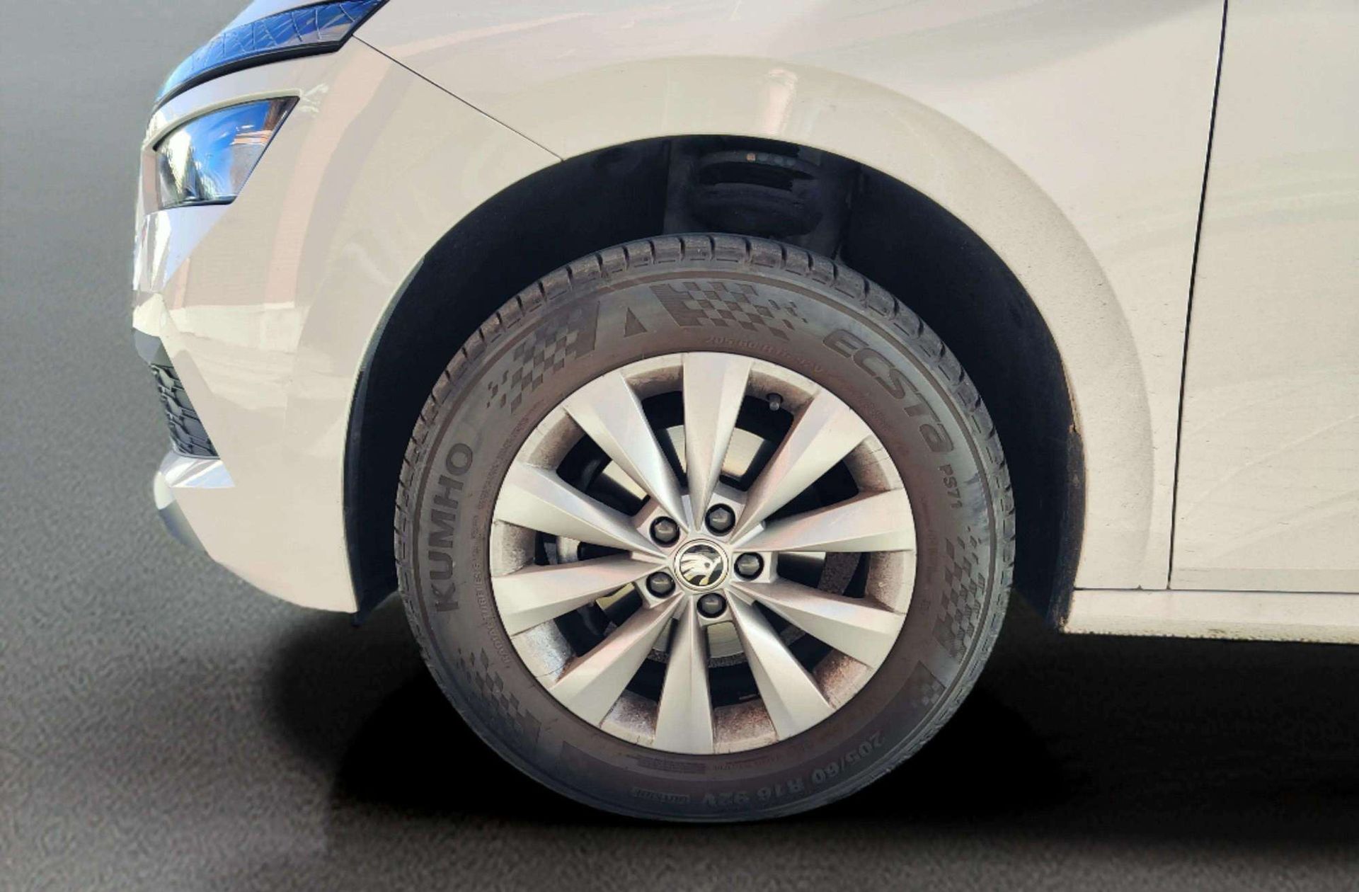 Škoda Kamiq 1.0 TSI Ambition DSG - foto 35