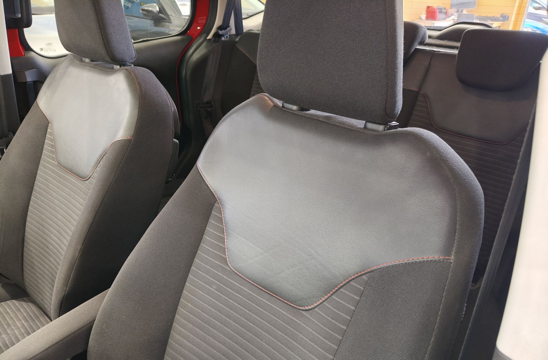 Ford Tourneo Courier 1.0 EcoBoost Sport - foto 10
