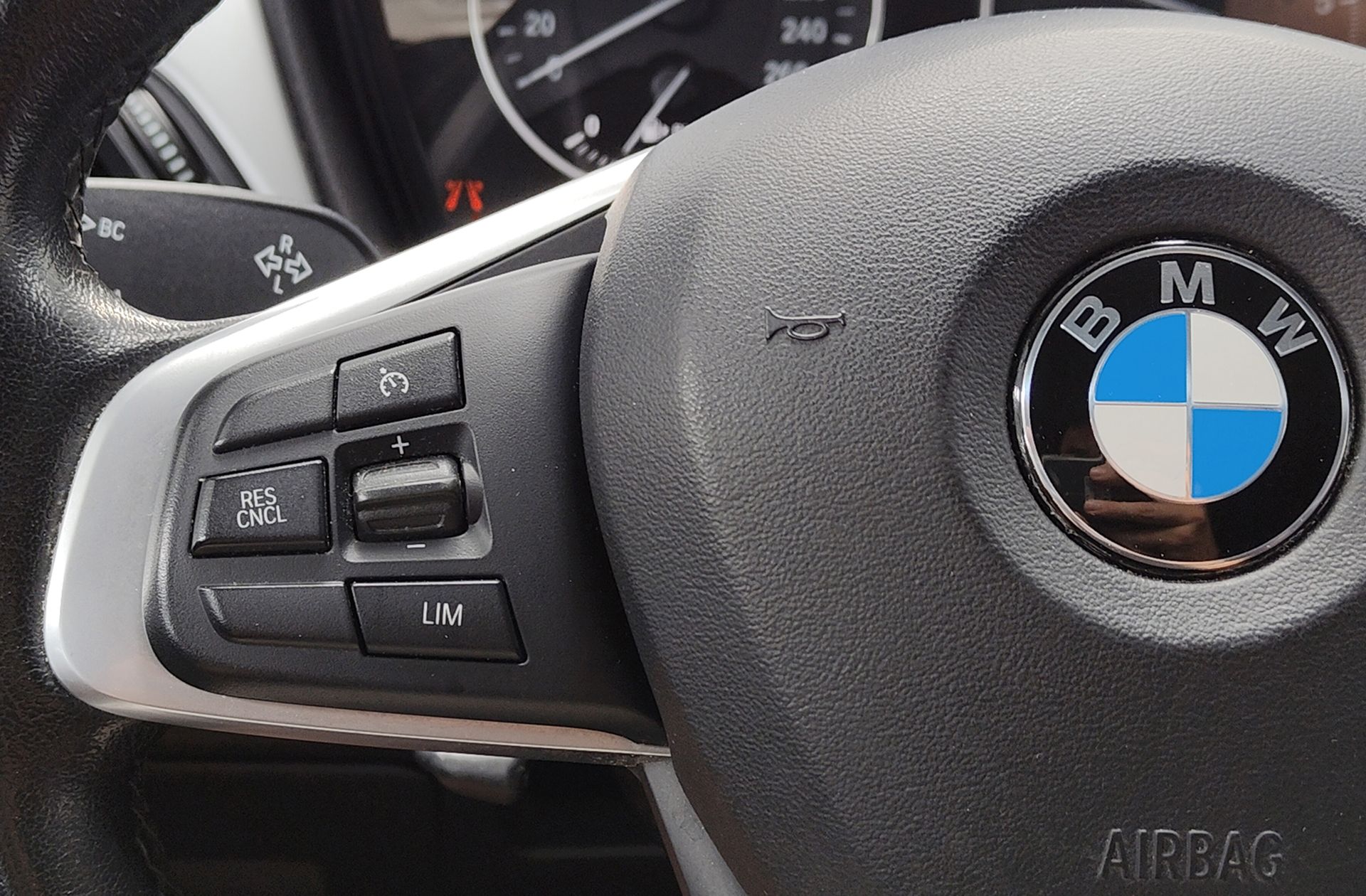BMW X1 sDrive18d - foto 29