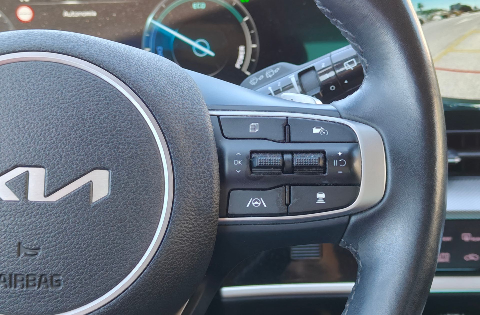 Kia Sportage 1.6 T-GDi PHEV Tech 4x4 - foto 29