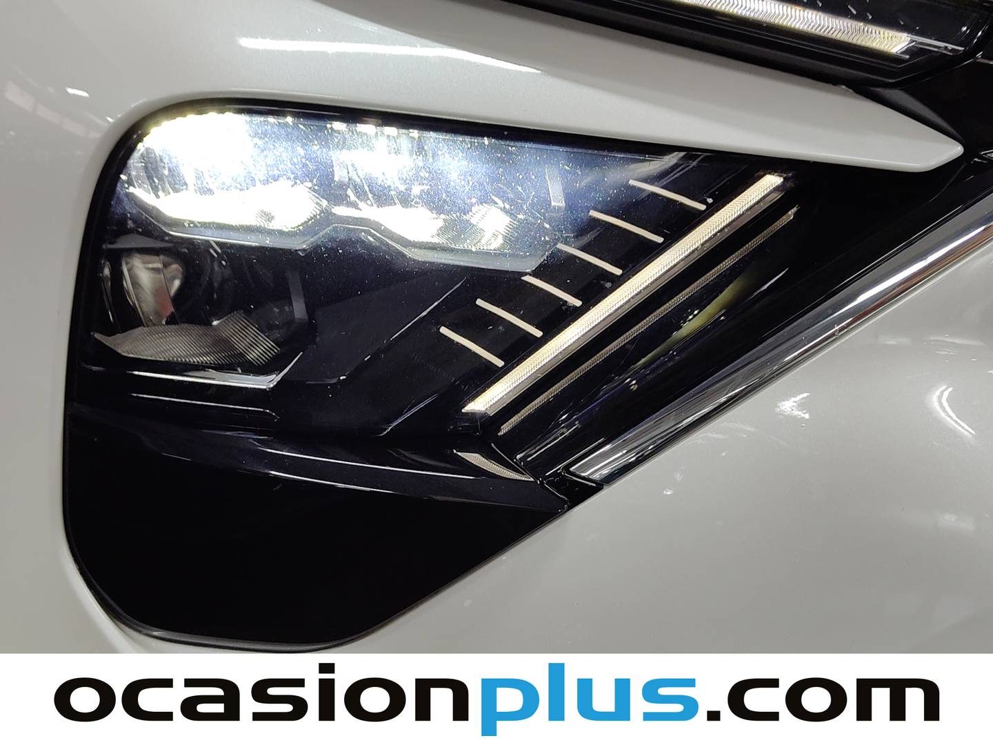 Paquetes del Citroën C5 X Citroën C5 X Hybrid 225 Shine Pack e-EAT8 (225 CV)