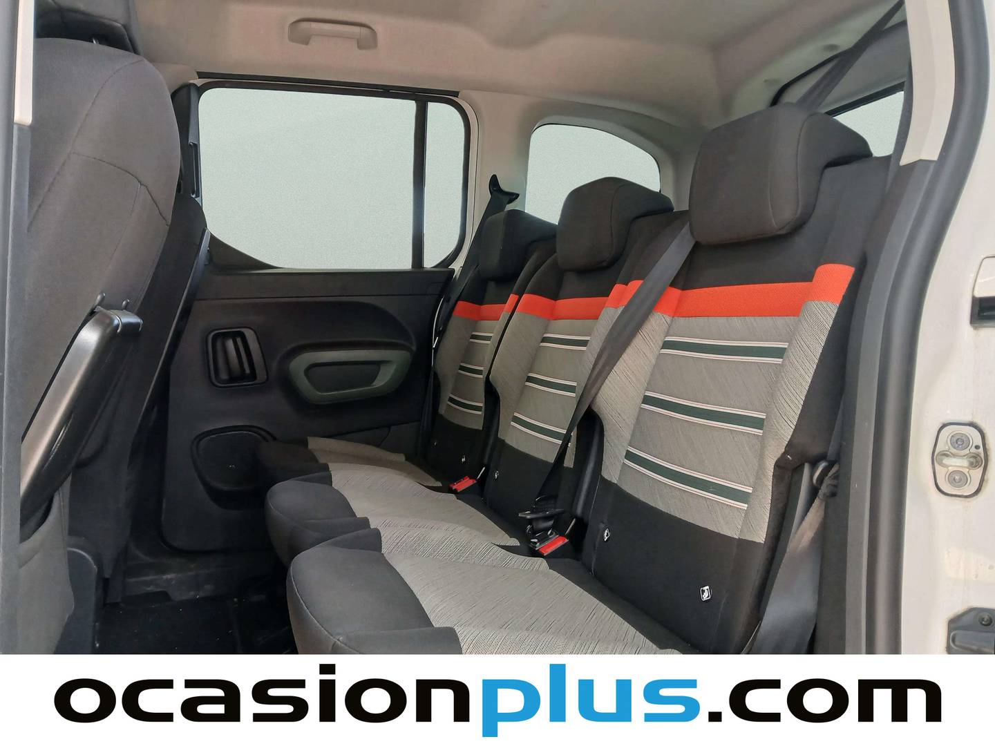 Foto asientos traseros Citroën Berlingo Citroën Berlingo BlueHDi 130 S&S Talla M Shine EAT8 (130 CV) Pack XTR