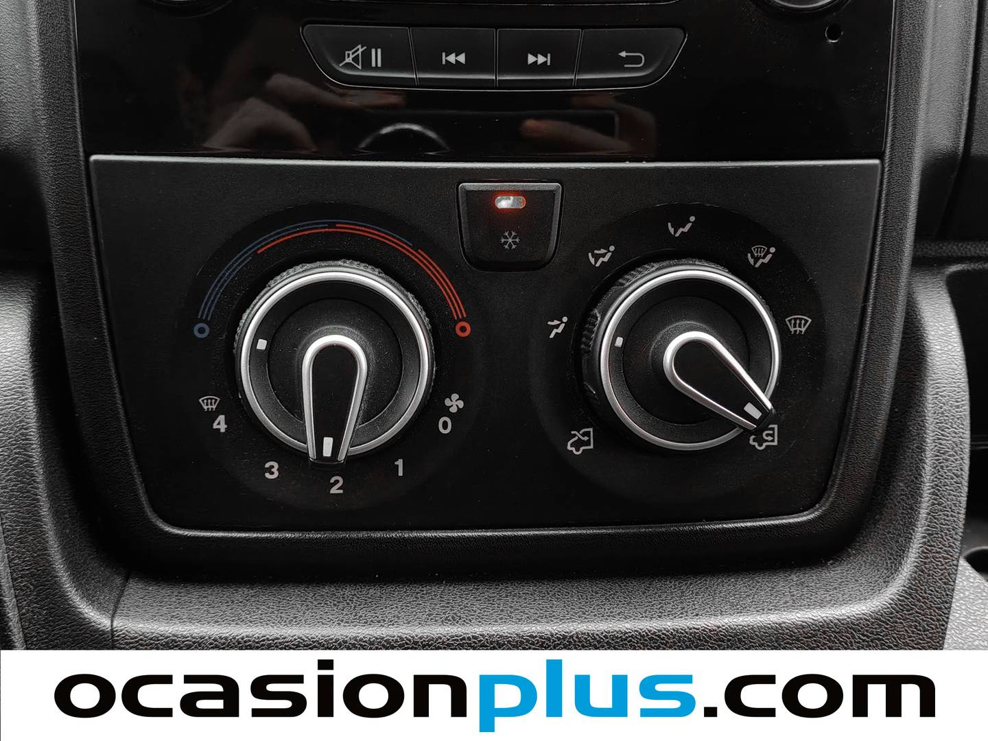 Equipamiento del Citroën Jumper Citroën Jumper BlueHDi 120 33 L2H2 (120 CV)