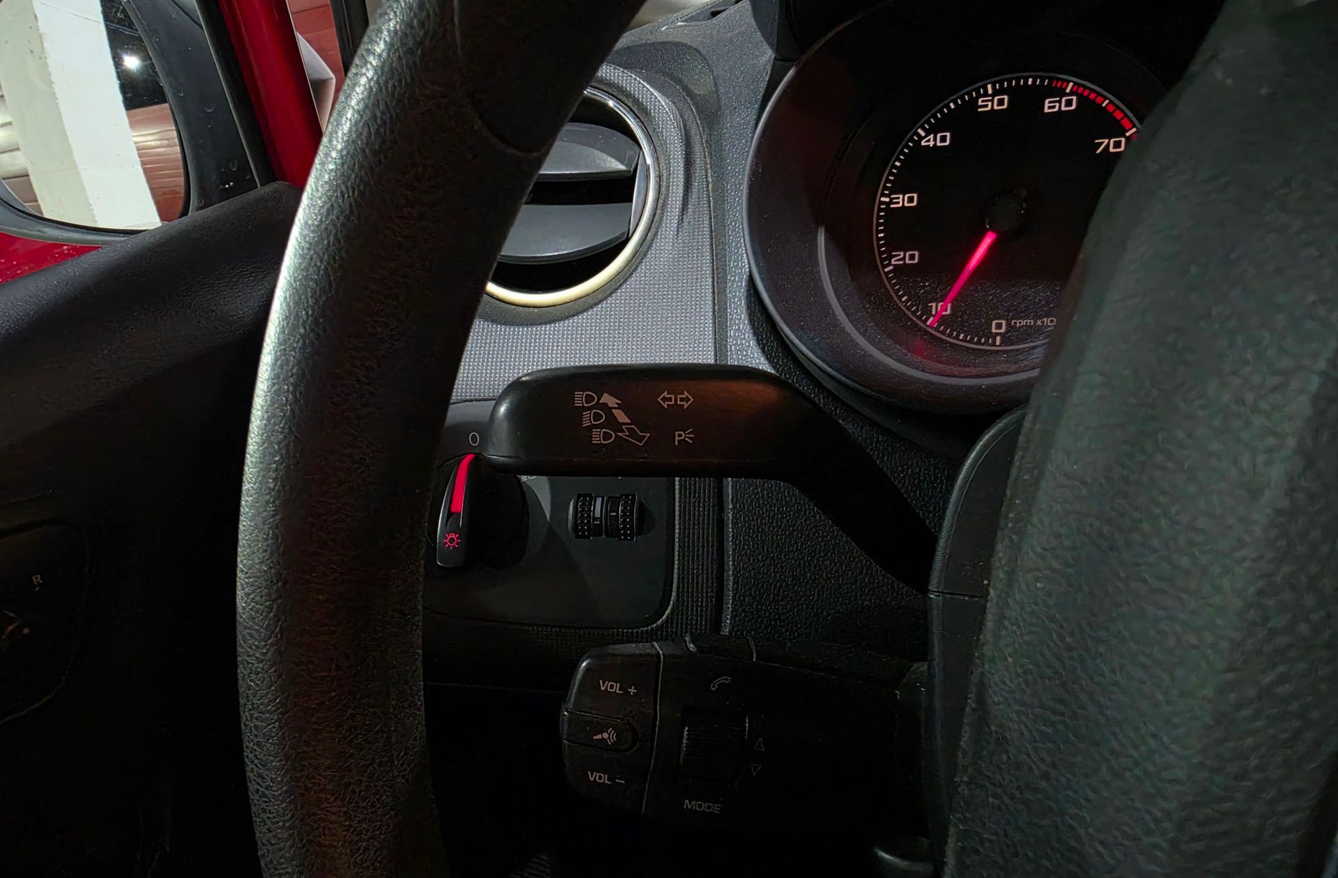 SEAT Ibiza SC 1.2 12v Reference - foto 23