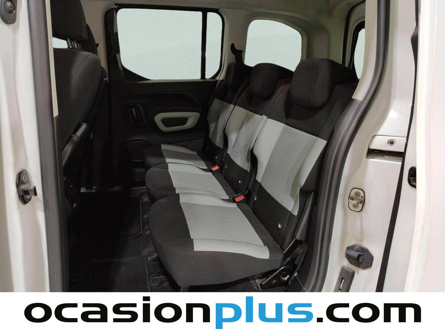 Foto asientos traseros Citroën Berlingo Citroën Berlingo BlueHDi 100 S&S Talla M Shine (102 CV)