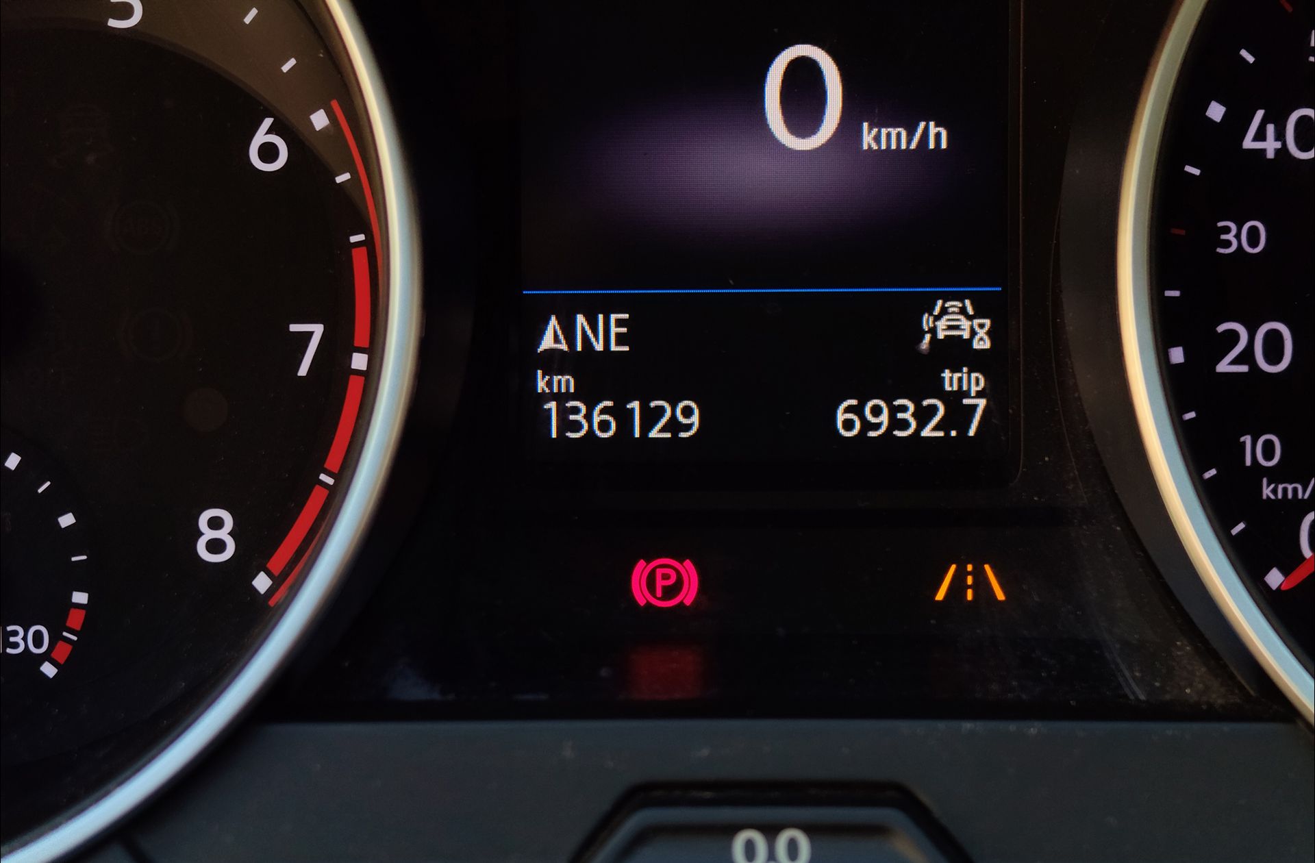 Volkswagen Tiguan Advance 1.5 TSI - foto 11
