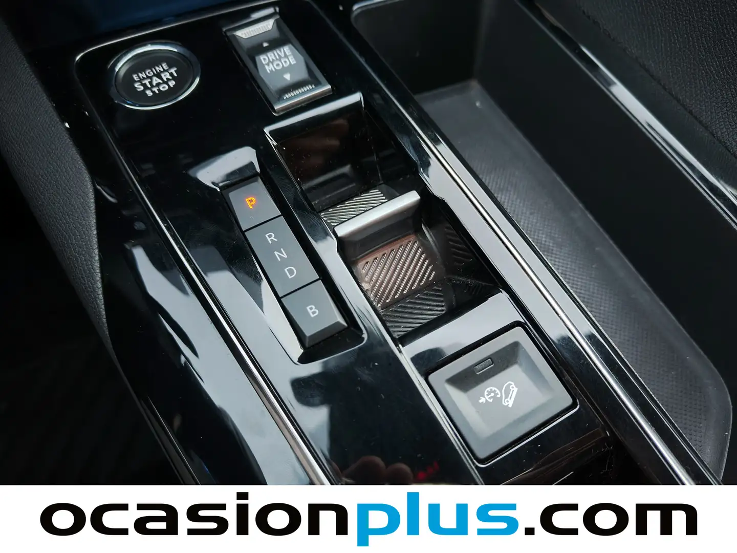 Foto Peugeot 3008 Hybrid Peugeot 3008 Hybrid 300 Allure Pack e-EAT8 (300 CV)