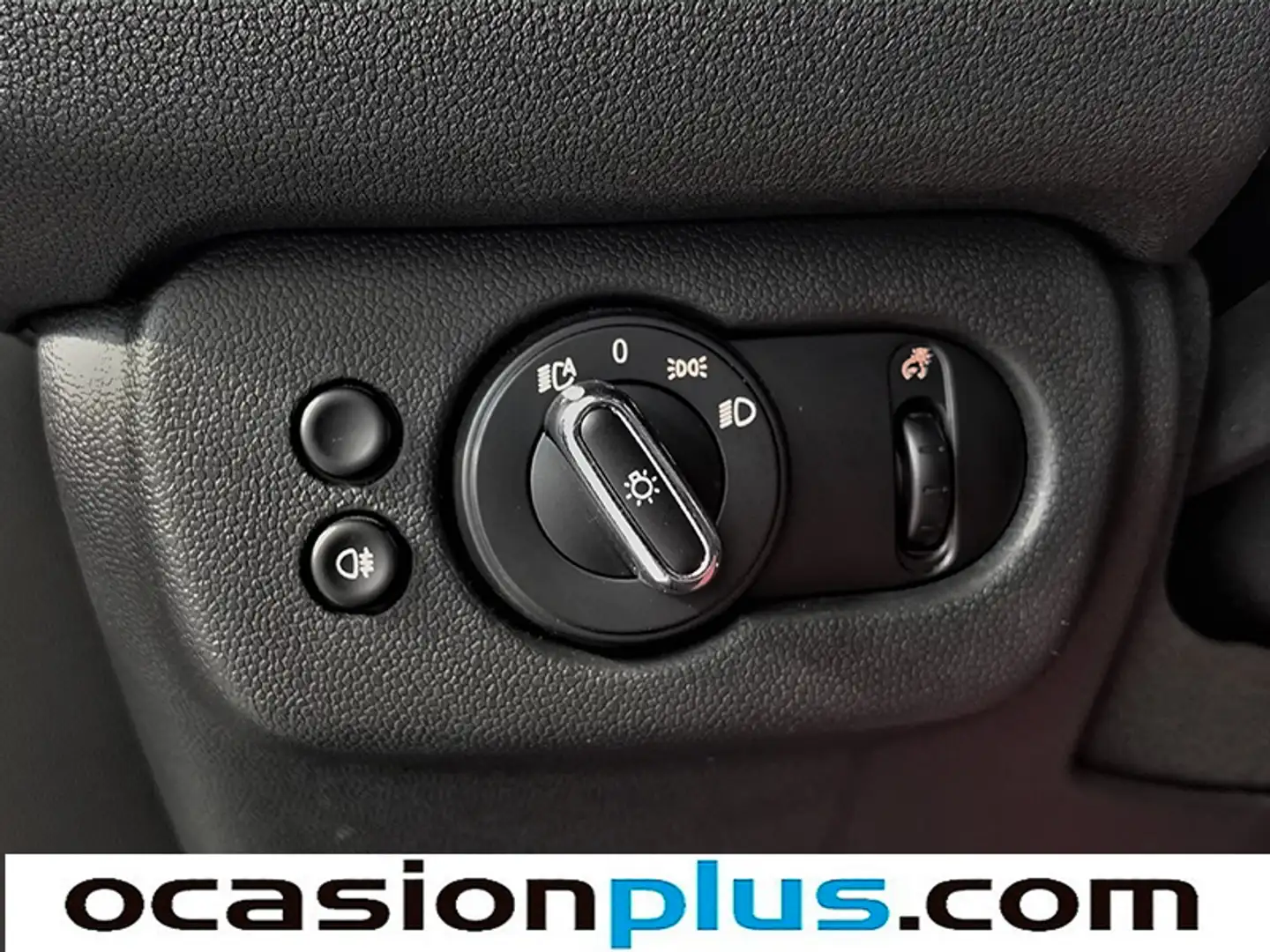 Encendido automático de faros