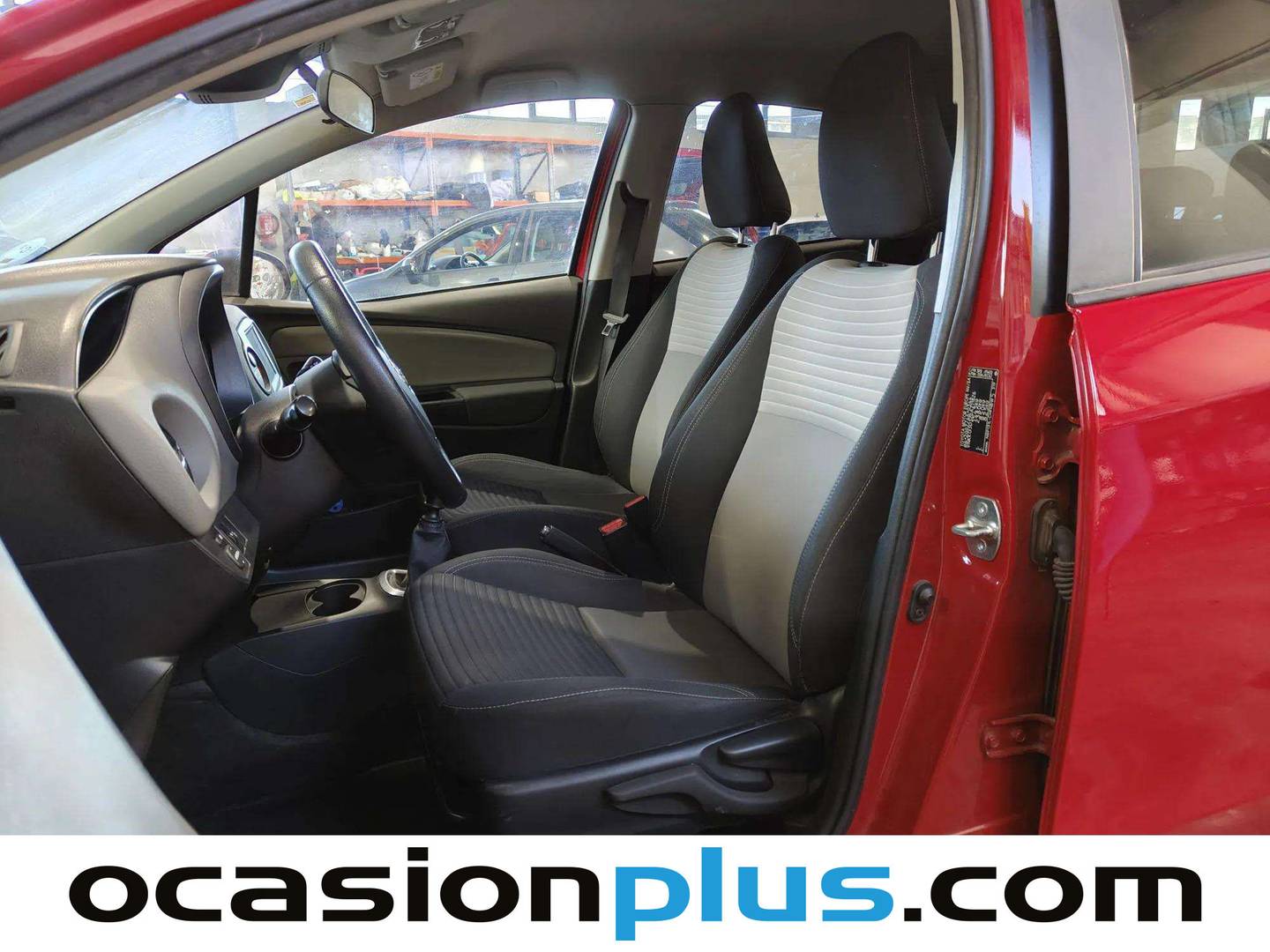 Foto asientos delanteros Toyota Yaris Toyota Yaris 1.5 Feel! Edition (111 CV)