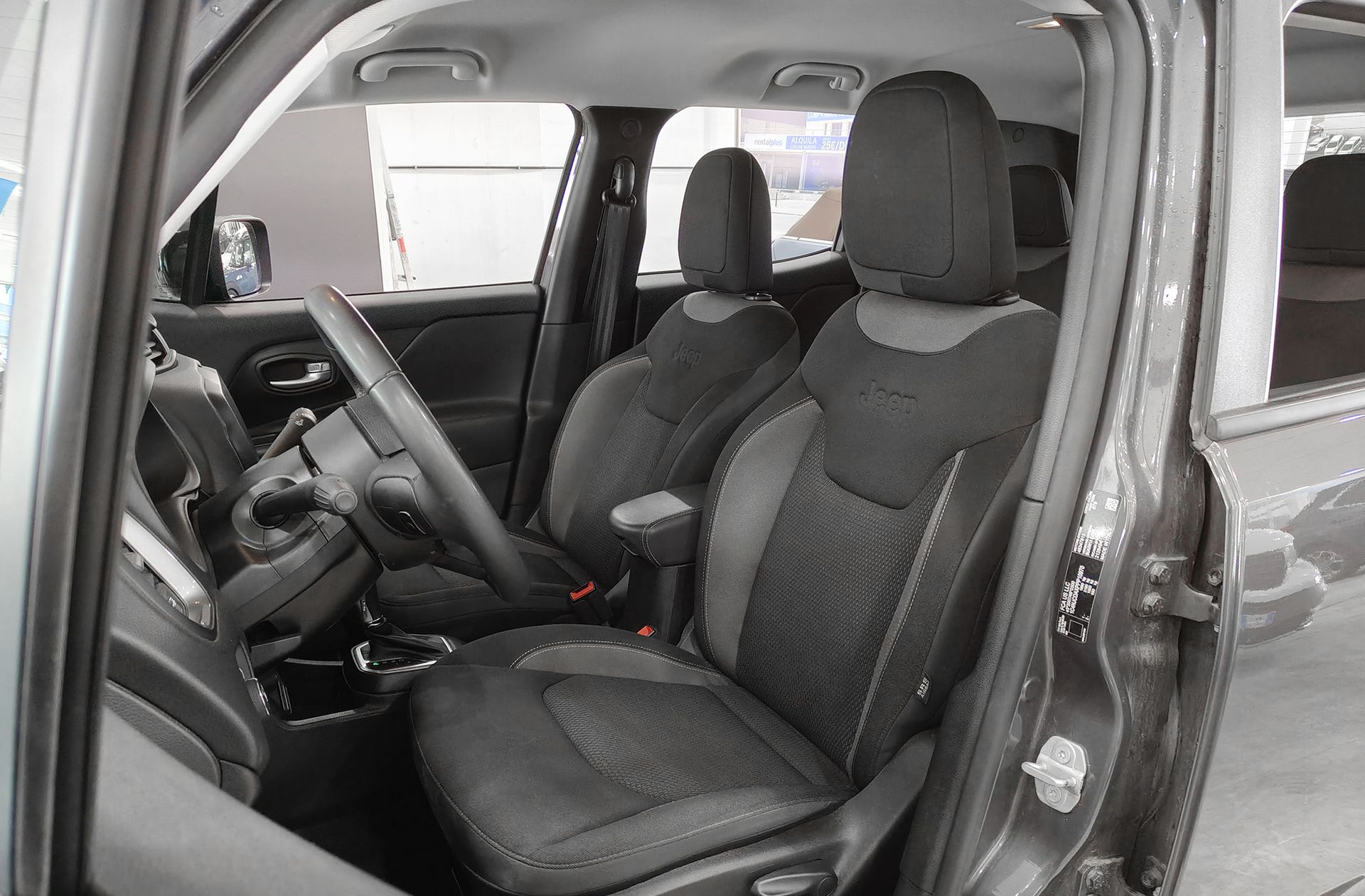 Jeep Renegade eHybrid 1.5 Limited ATX - foto 9
