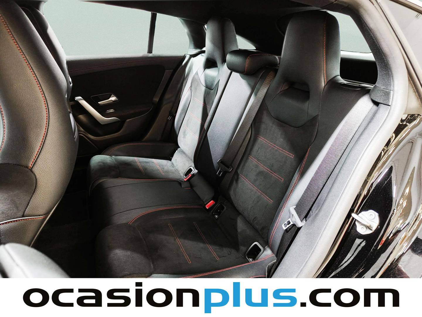 Foto asientos traseros Mercedes CLA Mercedes CLA Shooting Brake CLA 200 (163 CV) Pack AMG