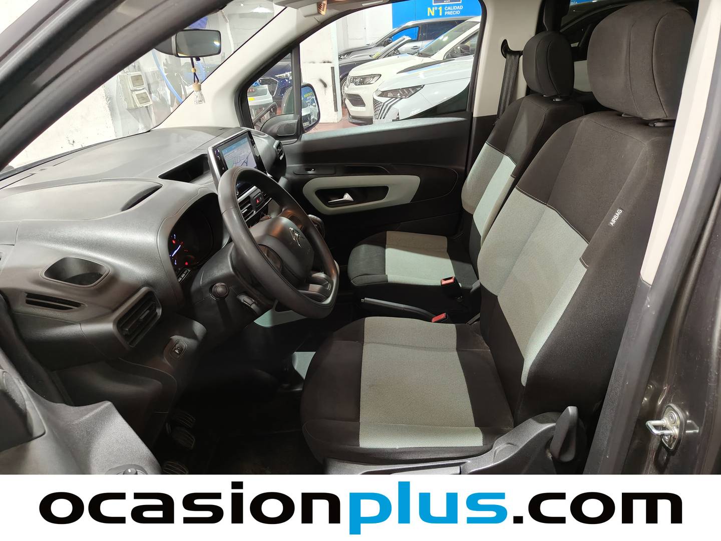 Foto asientos delanteros Citroën Berlingo Citroën Berlingo BlueHDi 100 S&S Talla M Feel (102 CV)