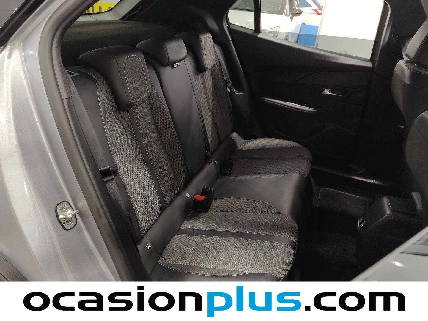 Peugeot 2008 Peugeot 2008 Allure Hybrid eDCS6 (145 CV) km 0