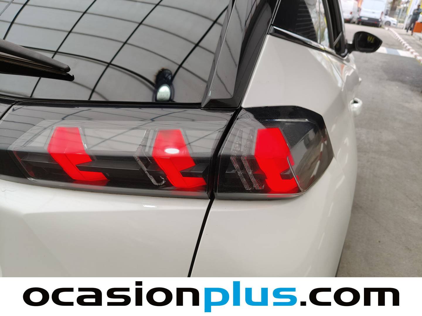 Peugeot 2008 Peugeot 2008 PureTech 130 S&S GT EAT8 (130 CV) gasolina