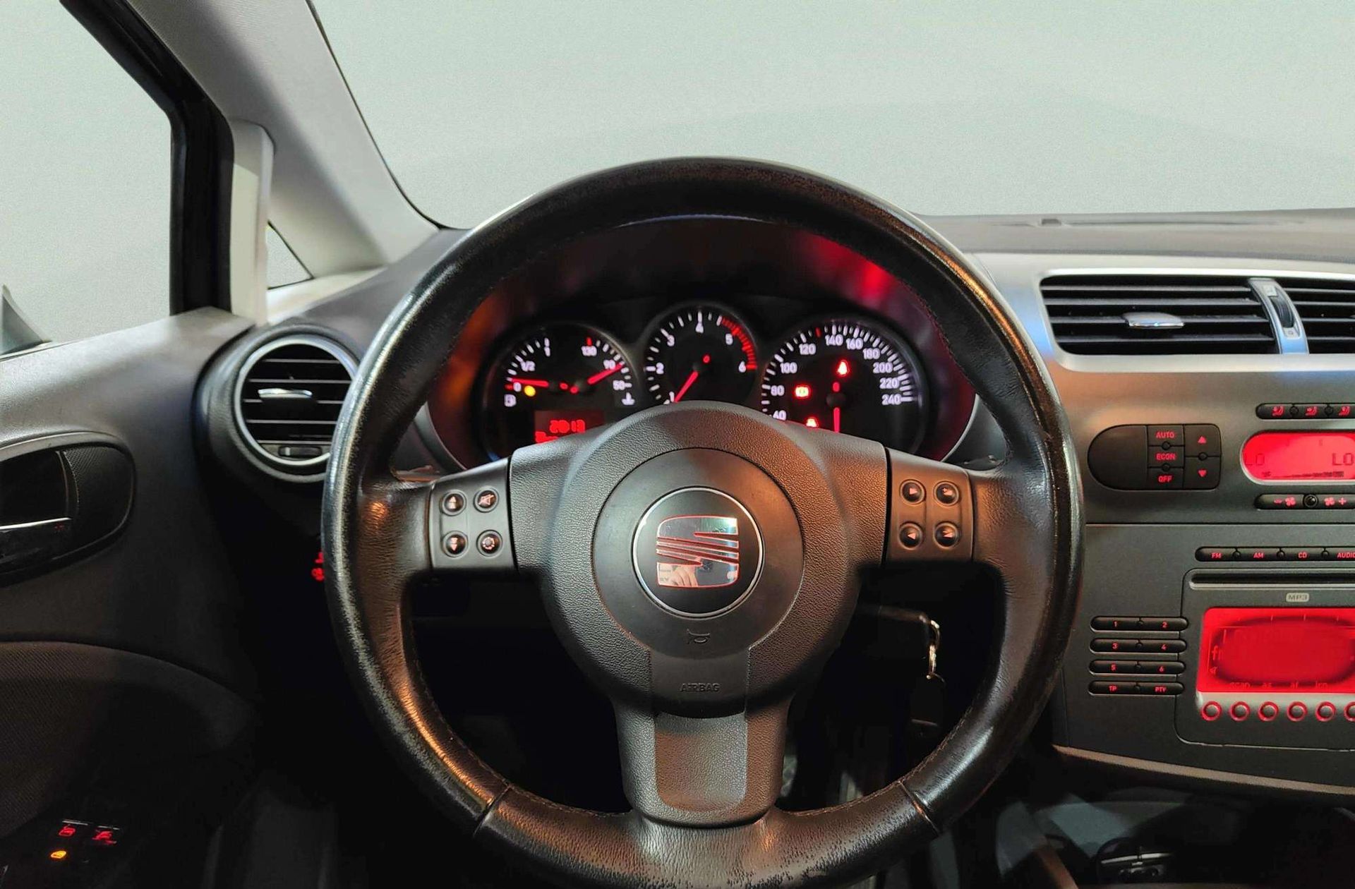 SEAT León 2.0 TDI Stylance - foto 19