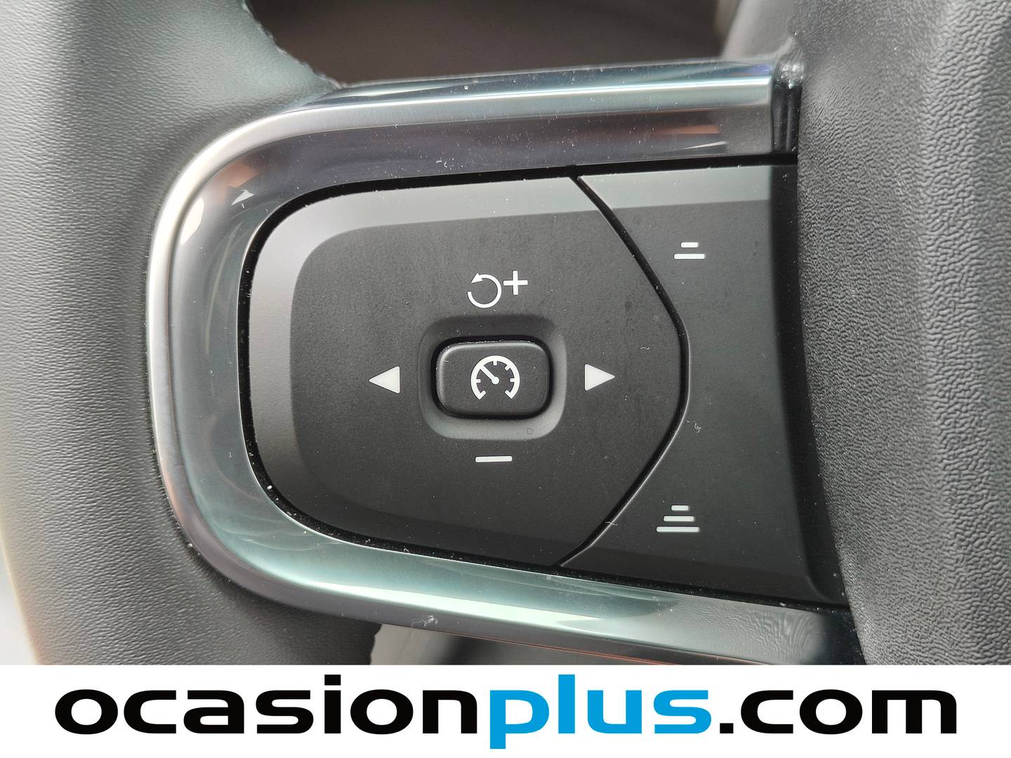 Volvo XC40 Volvo XC40 B3 Gasolina Mild hybrid Plus Dark Auto (163 CV) híbrido