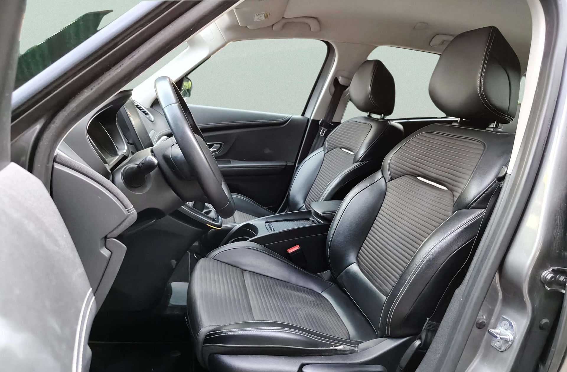Renault Grand Scénic Zen TCe GPF - foto 14