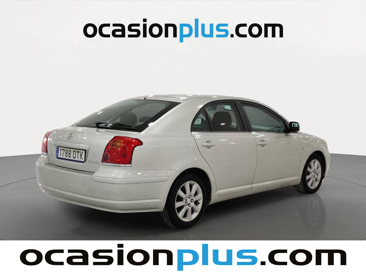 Foto trasera Toyota Avensis Toyota Avensis 1.8 VVT-I Sol (129 CV) derecha