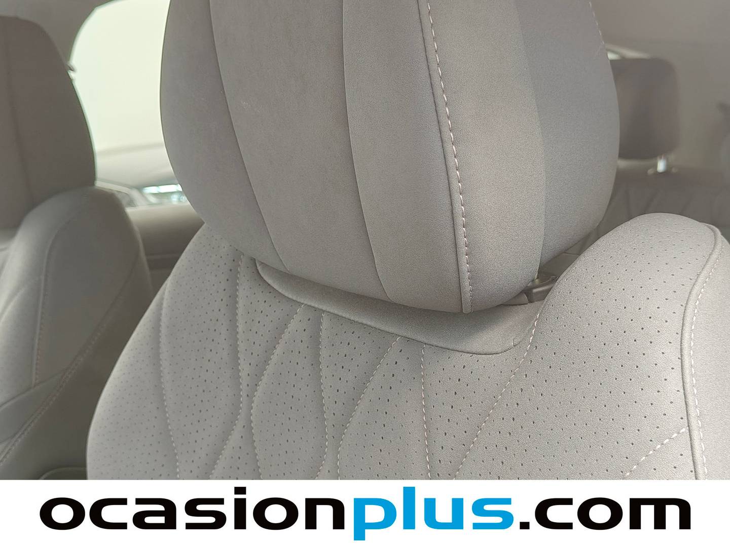 Acabados EBRO S800 EBRO S800 1.6 TGDI Premium DCT (147 CV) 7 Plazas