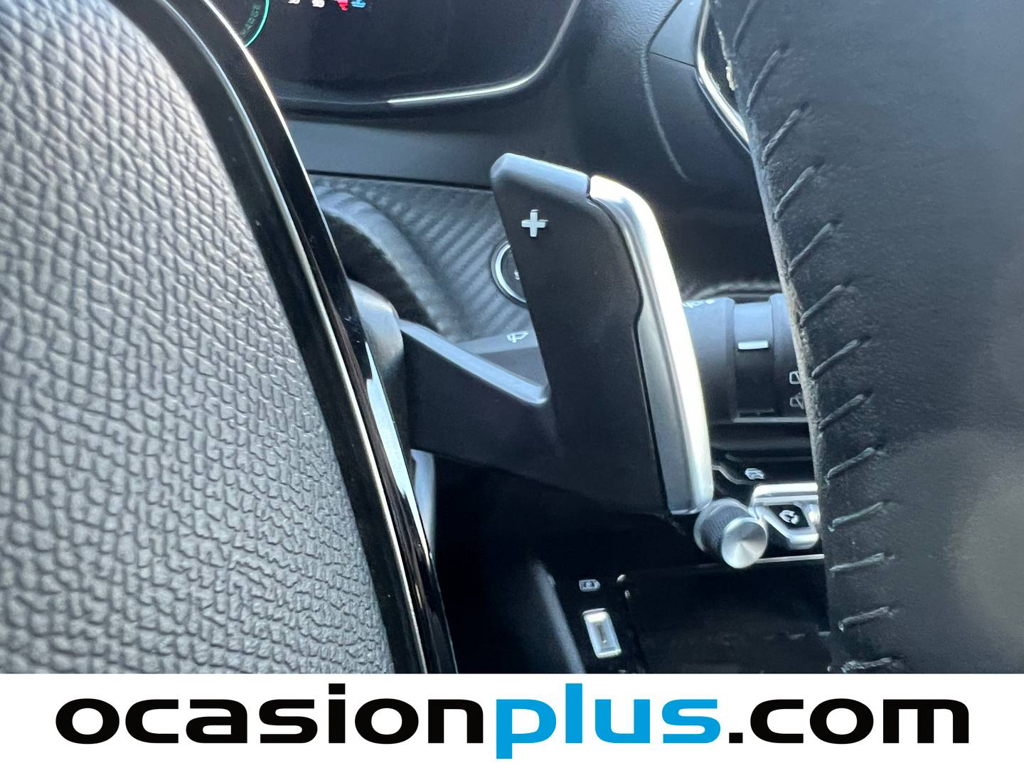 Foto Peugeot 2008 Peugeot 2008 Allure Hybrid eDCS6 (136 CV)